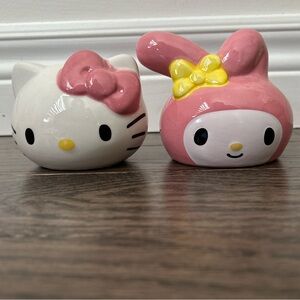 Hello Kitty Ceramic salt and pepper, shakers Figurine Duo